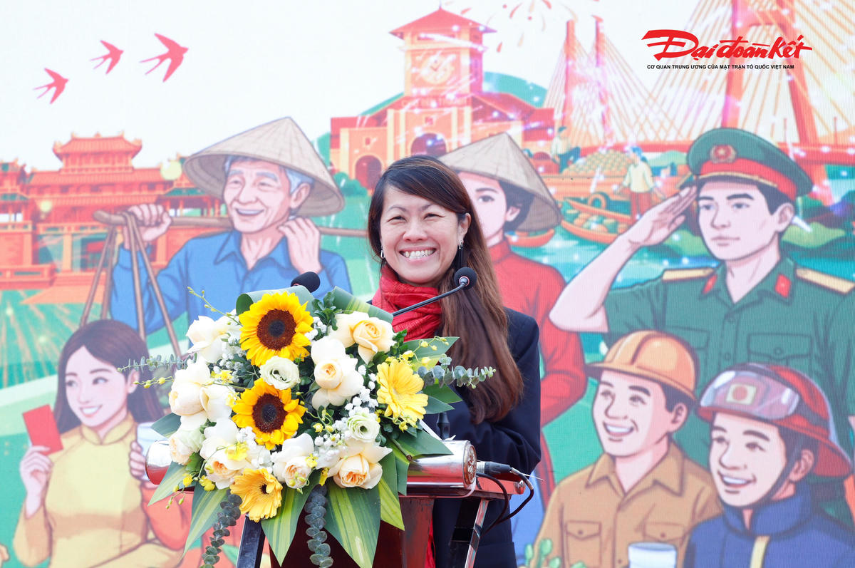 Bà Lim Pei Chi Patsty, Phó Tổng Giám đốc phụ trách Marketing và Truyền thông Sabeco phát biểu. Ảnh: ĐB