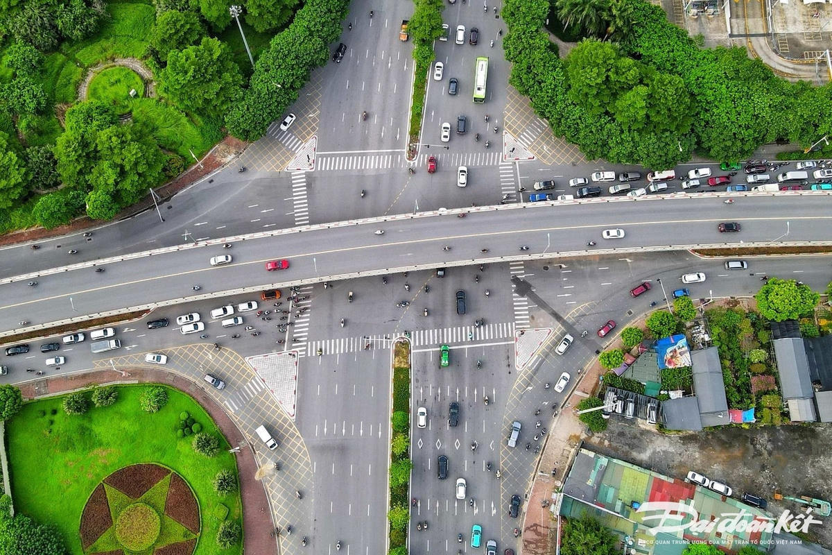 Hình ảnh nút giao Cổ Linh.