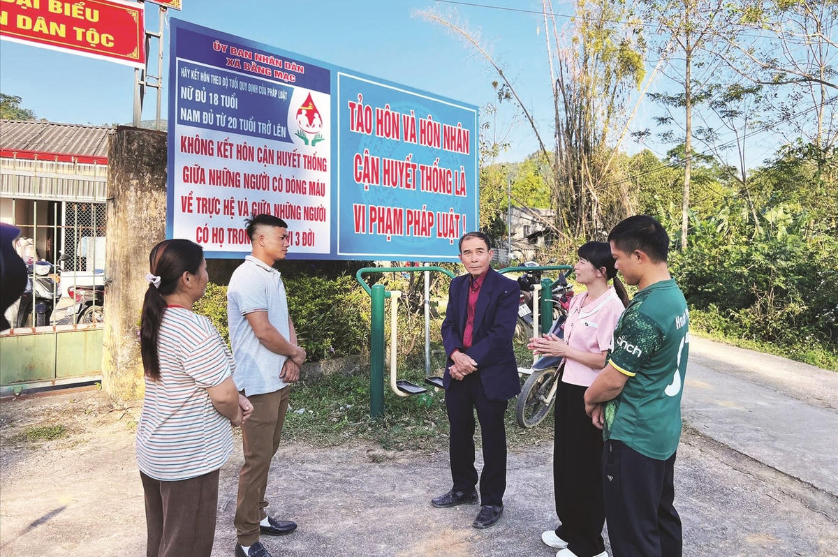 Nhờ được nâng cao kỹ năng tuyên truyền, bồi dưỡng kiến thức, đội ngũ người có uy tín đã phát huy tốt vai trò của mình.	