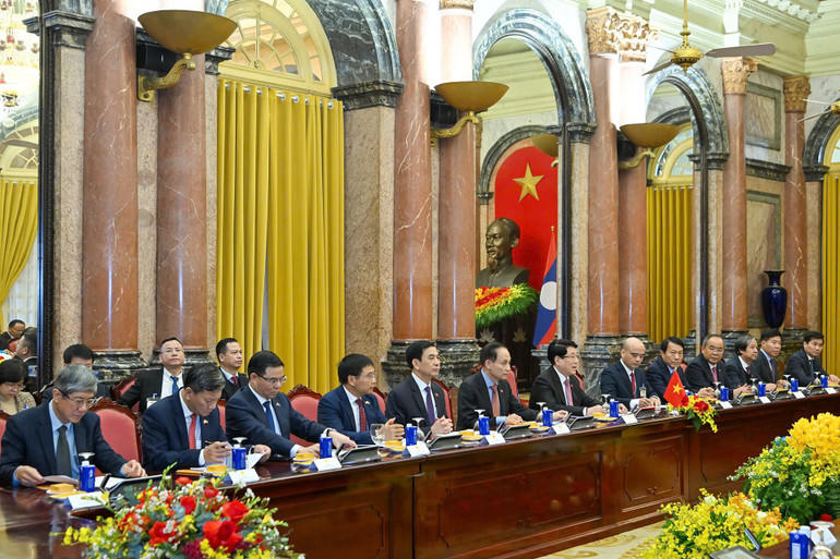 Các đại biểu Việt Nam tại cuộc hội kiến. Ảnh: Thủy Nguyên.