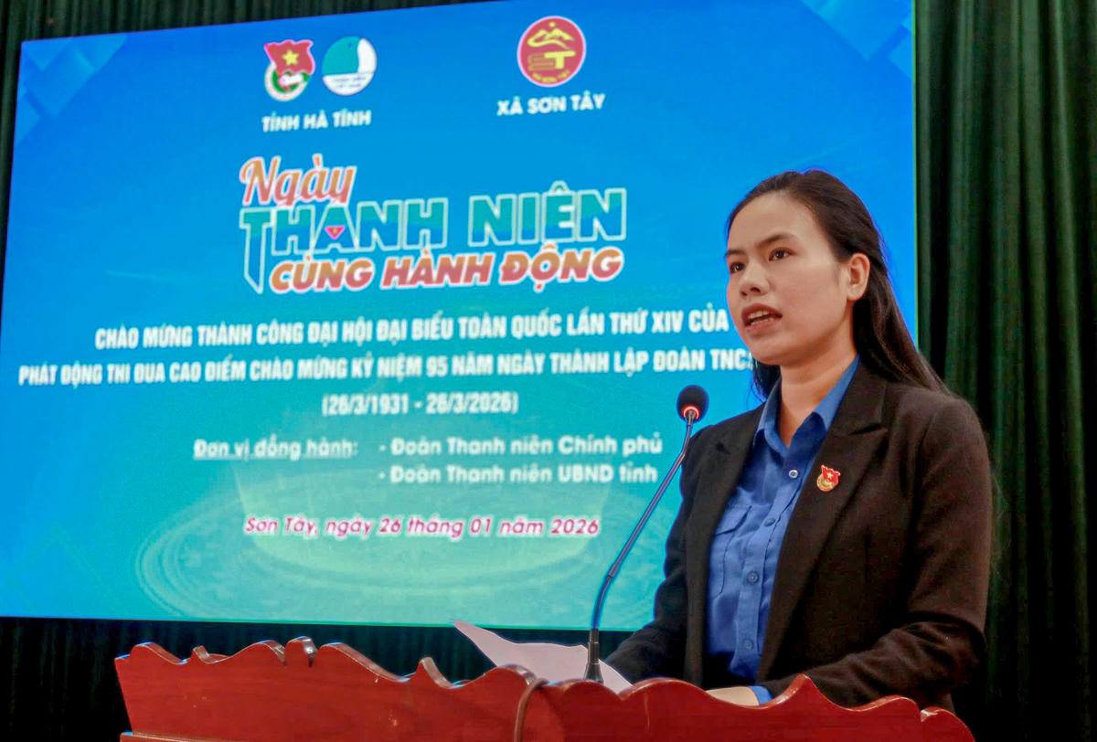 Bà Nguyễn Ny Hương, Bí thư Tỉnh đoàn Hà Tĩnh phát biểu. Ảnh: Cẩm Kỳ&nbsp;