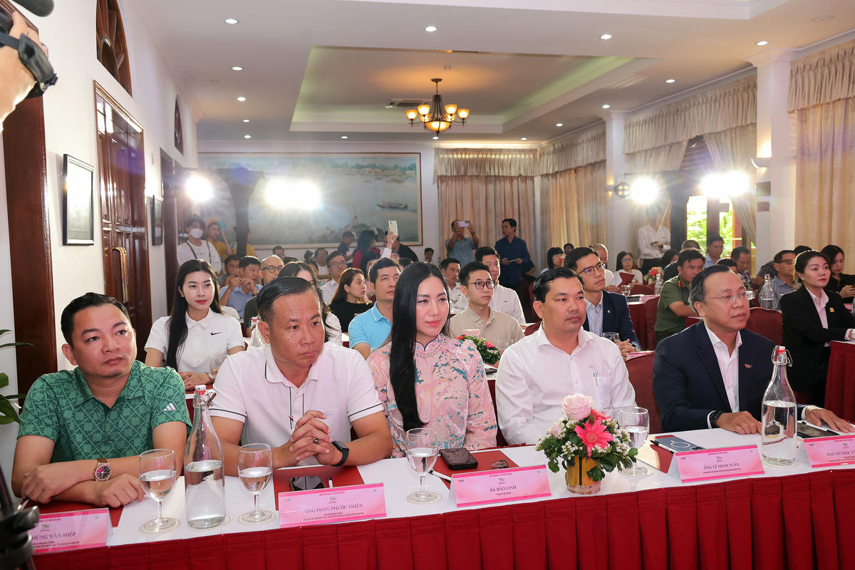 Các đại biểu tham dự buổi họp báo. (ảnh: Trung Phạm)