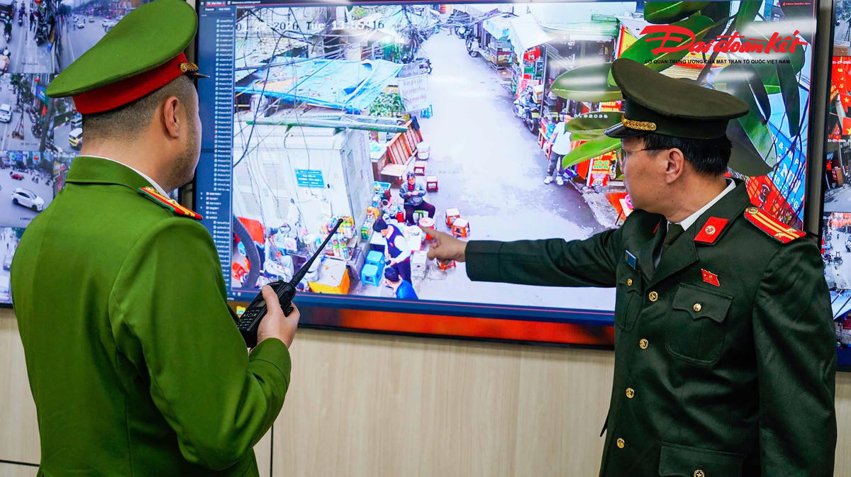 Trung tá Vũ Minh, Phó Trưởng Công an phường Ô Chợ Dừa cho biết, thời gian qua, đơn vị đã xây dựng được hệ thống 183 camera giám sát an ninh trật tự, trật tự đô thị, trật tự công cộng, vệ sinh môi trường trên địa bàn phường.