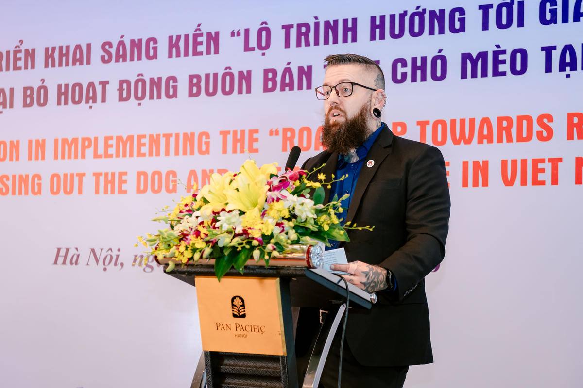 Ông Matt Backhouse – Trưởng Chương trình Chăm sóc Động vật, Khu vực Đông Nam Á của FOUR PAWS.