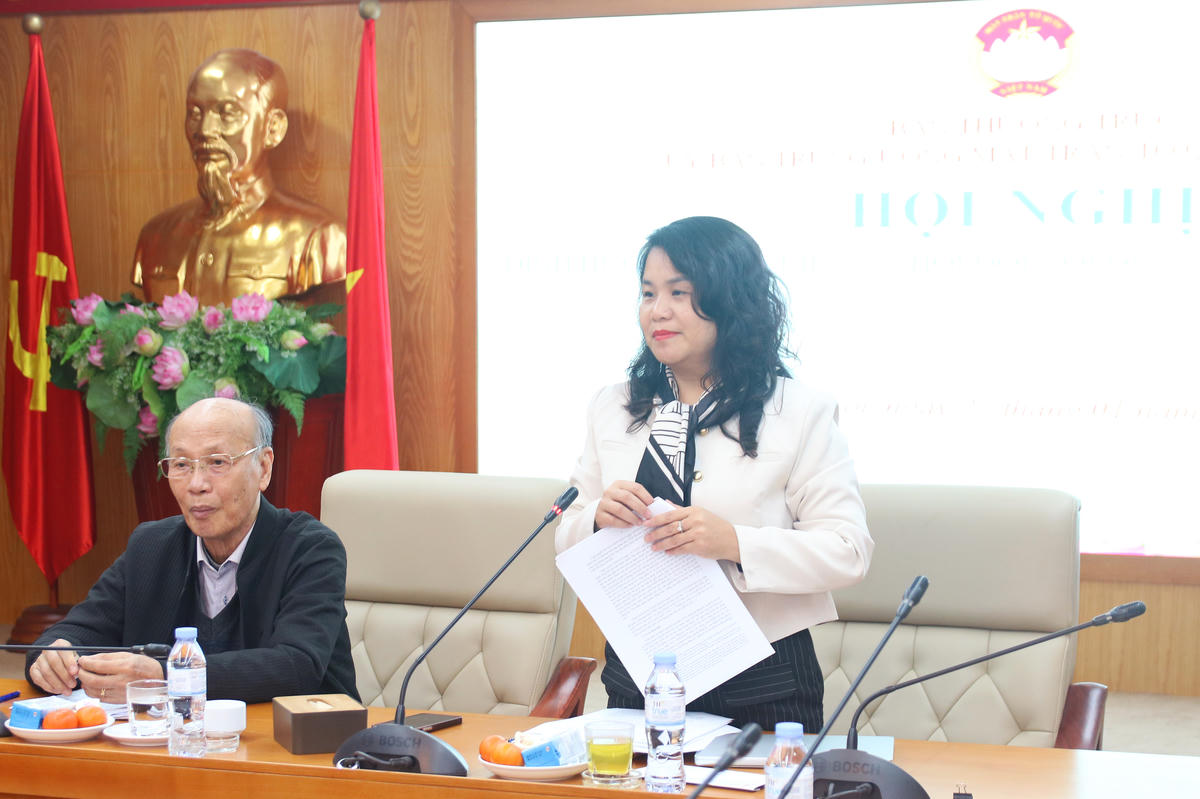 TS Nguyễn Quỳnh Liên - Trưởng ban Dân chủ, Giám sát và Phản biện xã hội Cơ quan UBTƯ MTTQ Việt Nam phát biểu tại Hội nghị.