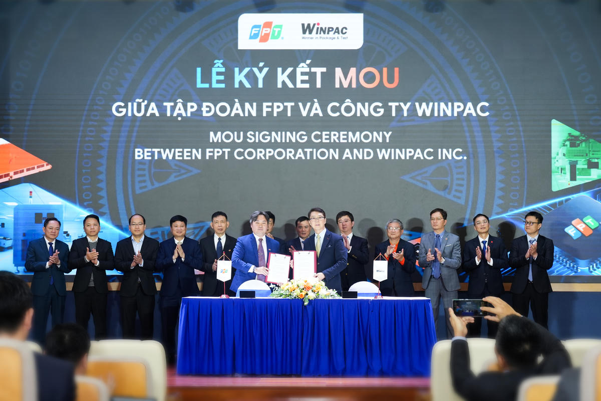 FPT ký kết thoả thuận với các đối tác tại sự kiện.