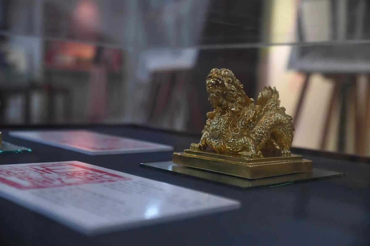 Ấn "Sắc mệnh chi bảo". Ảnh: Phạm Sỹ.