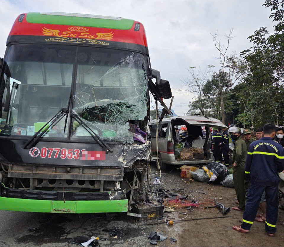 Quảng Trị: 5 người thương vong sau vụ tai nạn giao thông trên QL 9