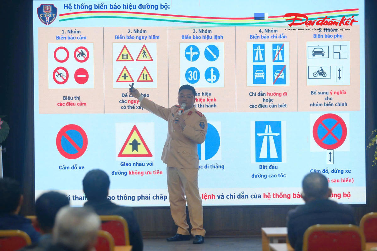 Nội dung tuyên truyền tập trung vào “3 không”: không đi ngược chiều, đi vào đường cấm; không dừng, đỗ đón khách sai quy định gây cản trở giao thông; không chèo kéo, ép giá du khách, góp phần xây dựng hình ảnh người Hà Nội thanh lịch, hiếu khách.