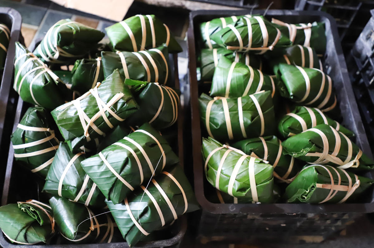 Bánh chưng gù là nét văn hóa ẩm thực đặc trưng của một số cộng đồng dân tộc ở vùng cao Tuyên Quang. Ảnh: N.Q