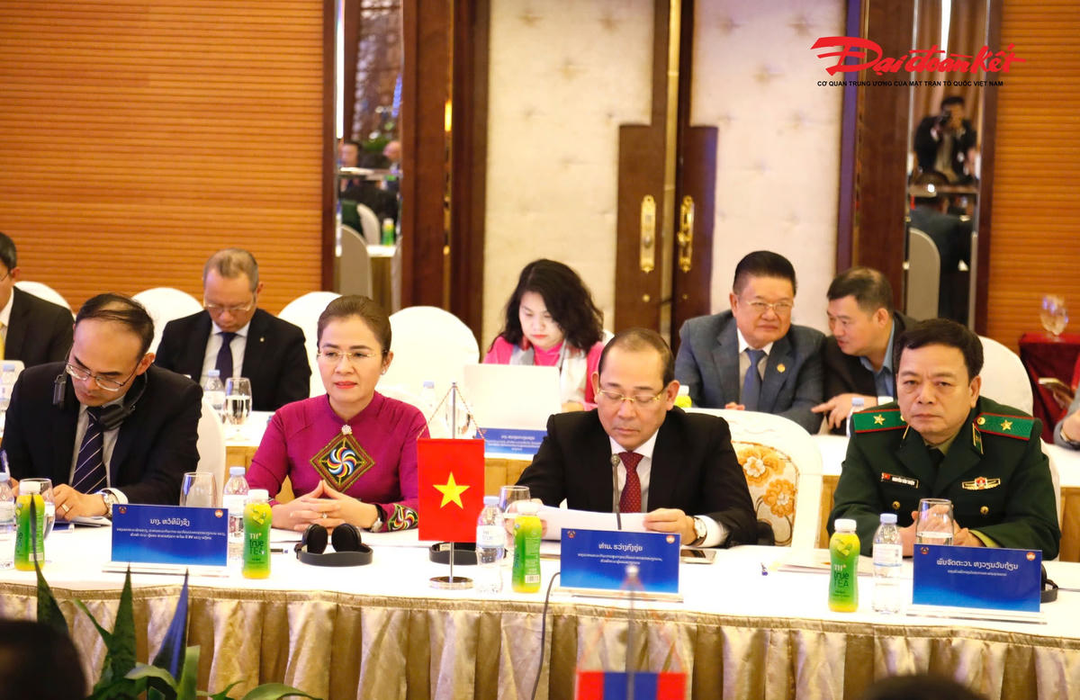 Đoàn đại biểu Uỷ ban Trung ương MTTQ Việt Nam, các địa phương, ngành tham dự Hội nghị. Anh: ĐB