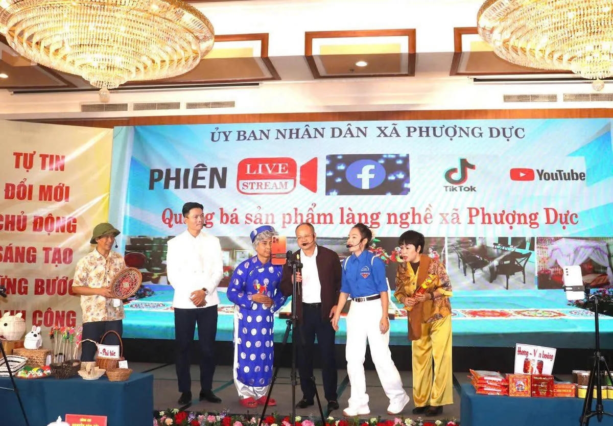 Năm 2025 doanh thu từ thương mại điện tử xã Phượng Dực đạt 450 tỷ đồng.