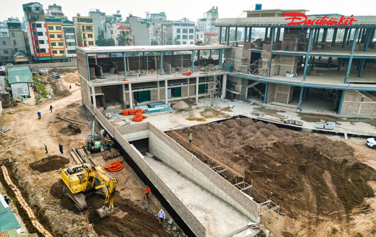 Dự kiến khi hoàn thành, công trình sẽ bố trí các khu chức năng gồm khu vực bán vé, phòng chờ, showroom cho thuê, khu kinh doanh đồ ăn nhanh, quầy dịch vụ tiện ích cùng nhiều không gian phục vụ hành khách khác.
