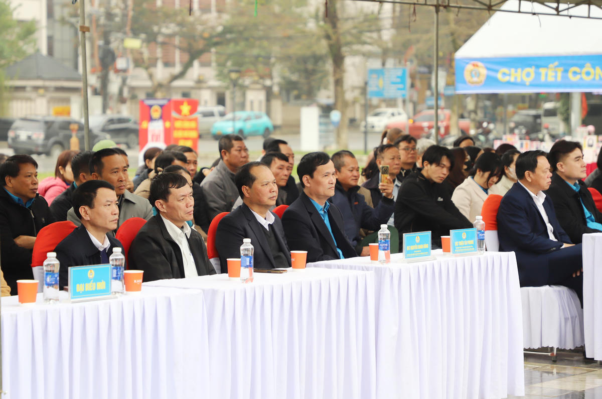 Các đại biểu tham dự chương trình. Ảnh: N.Q