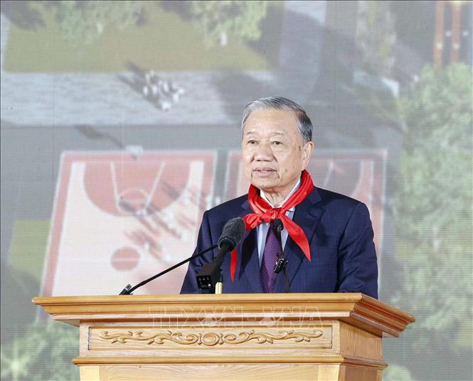 Tổng Bí thư Tô Lâm phát biểu tại Lễ khánh thành Trường Phổ thông Nội trú liên cấp Tiểu học và Trung học cơ sở Si Pa Phìn. Ảnh: Thống Nhất/TTXVN