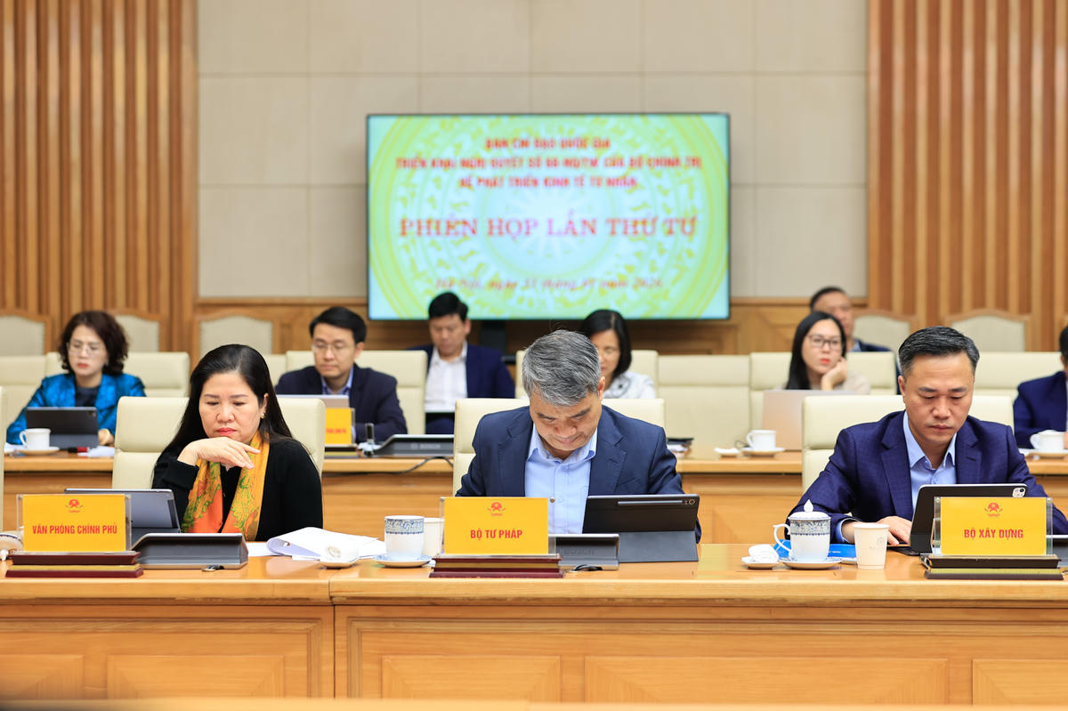 Đại diện các bộ, ngành dự phiên họp. Ảnh: Nhật Bắc