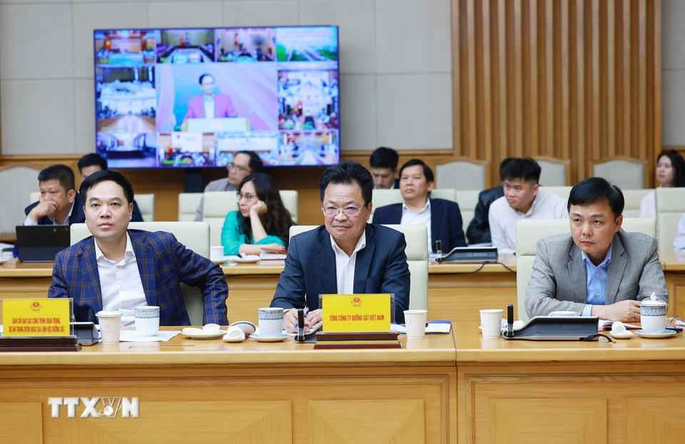 Các đại biểu tham dự Phiên họp thứ sáu của Ban Chỉ đạo các công trình trọng điểm, dự án quan trọng quốc gia lĩnh vực đường sắt. (Ảnh: Dương Giang/TTXVN)