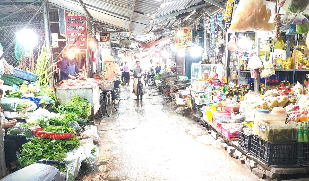 Chợ kinh doanh, cơ sở thu gom vi phạm xử lý nước thải, chất thải sẽ bị đình chỉ hoạt động đến 30 ngày hoặc buộc phải di dời. ẢNH: K.H.