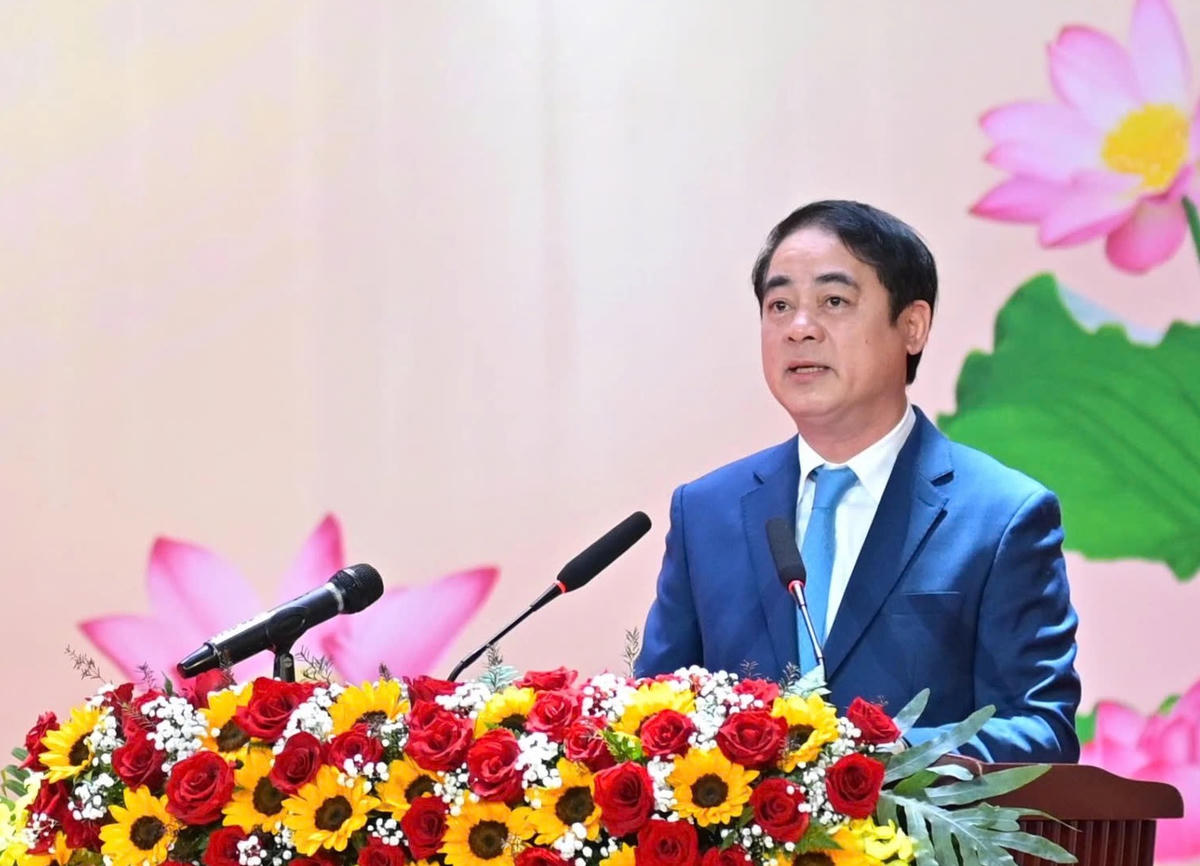 Ông Nghiêm Xuân Thành, Bí thư Tỉnh ủy Khánh Hòa, phát biểu tại buổi gặp mặt 96 năm Ngày thành lập Đảng. (ảnh X.H)