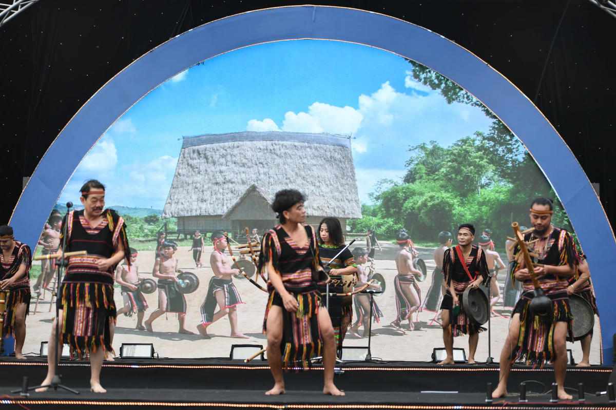 Văn hóa cồng chiêng Tây Nguyên - Di sản văn hóa phi vật thể đại diện của nhân loại là một văn hóa tiêu biểu, có sức lan tỏa. Ảnh: Phạm Sỹ.

