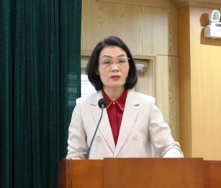 Bà Đỗ Thị Toán, Phó Chủ tịch Thường trực Ủy ban MTTQ tỉnh Thanh Hóa phát biểu tại hội nghị. Ảnh: Nguyễn Chung.