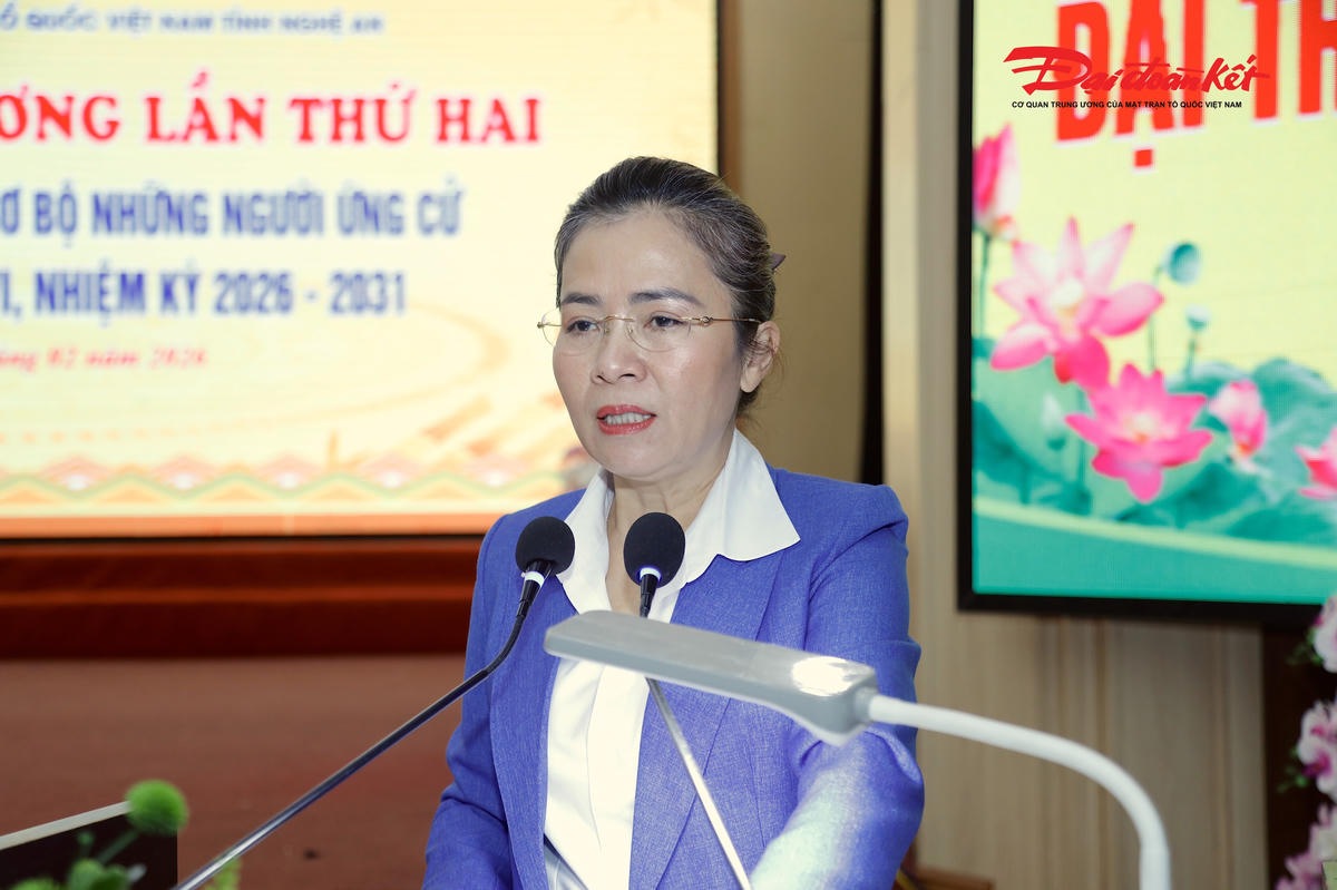 Bà Võ Thị Minh Sinh - Phó Bí thư Tỉnh ủy, Chủ tịch Ủy ban MTTQ Việt Nam tỉnh Nghệ An phát biểu kết luận tại hội nghị. Ảnh: ĐB