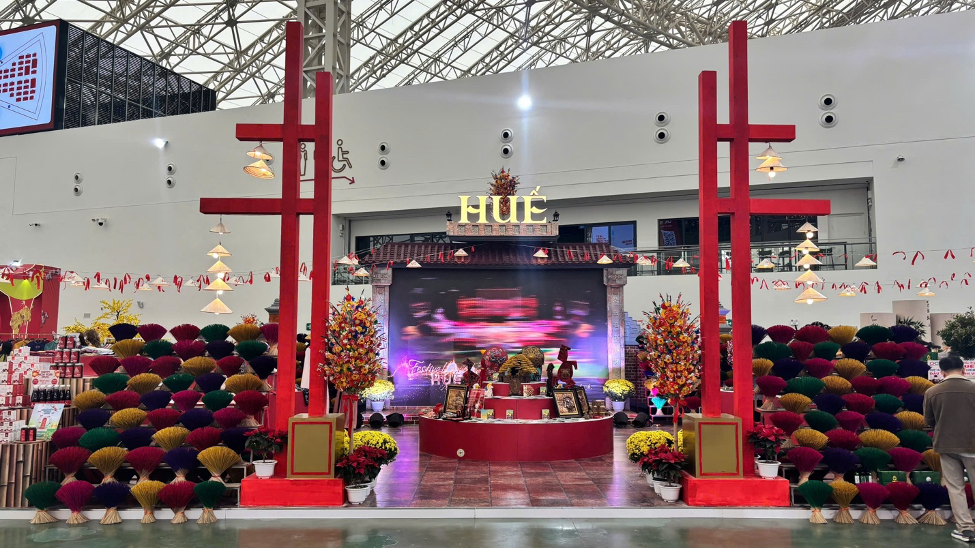 Không gian trưng bày của Thành phố Huế tại Hội chợ mùa Xuân lần thứ nhất năm 2026.