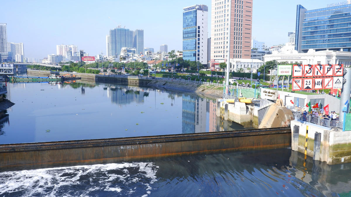 Dự án ngăn triều dự kiến sẽ vận hành trong năm 2026. Ảnh: Đoàn Xá.