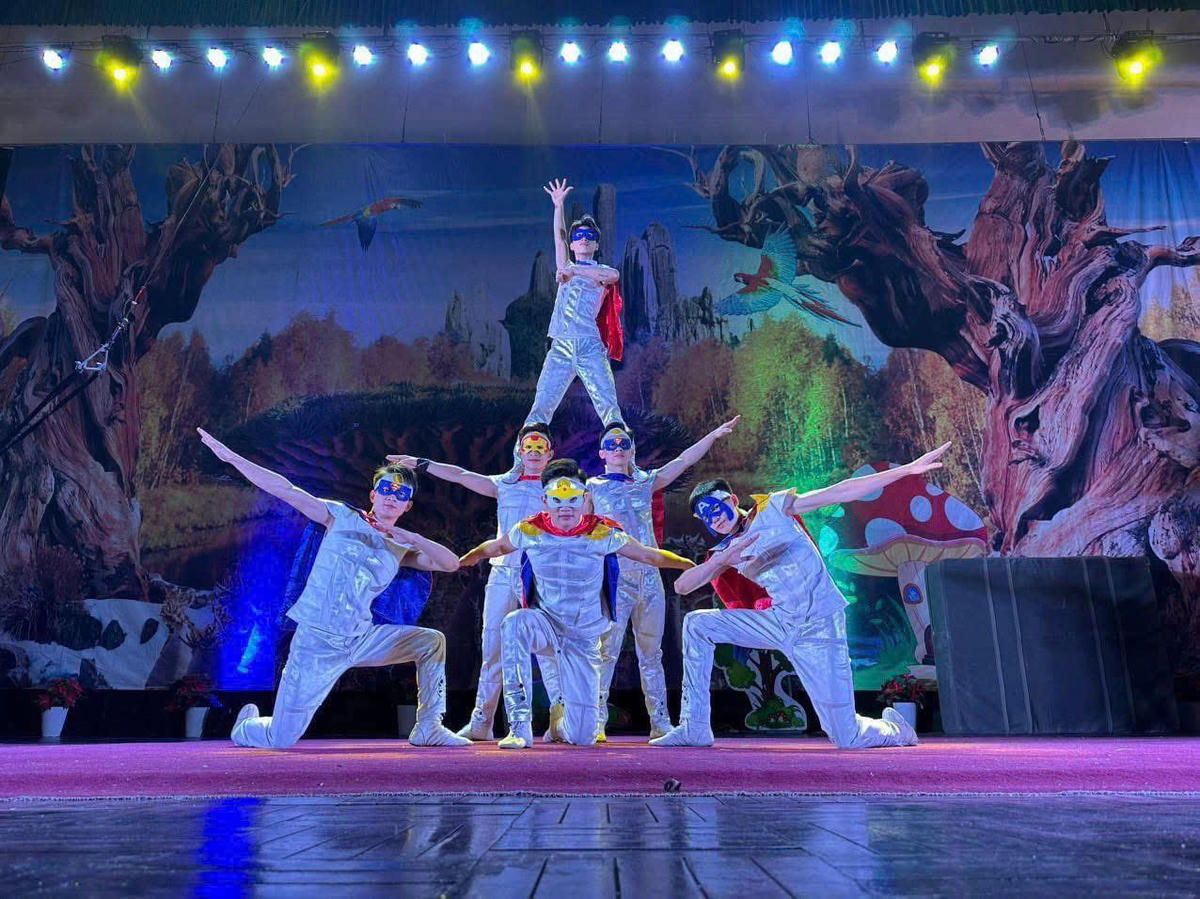 Sân khấu truyền thống chuyển mình giữa nhịp sống hiện đại. Ảnh MXH.