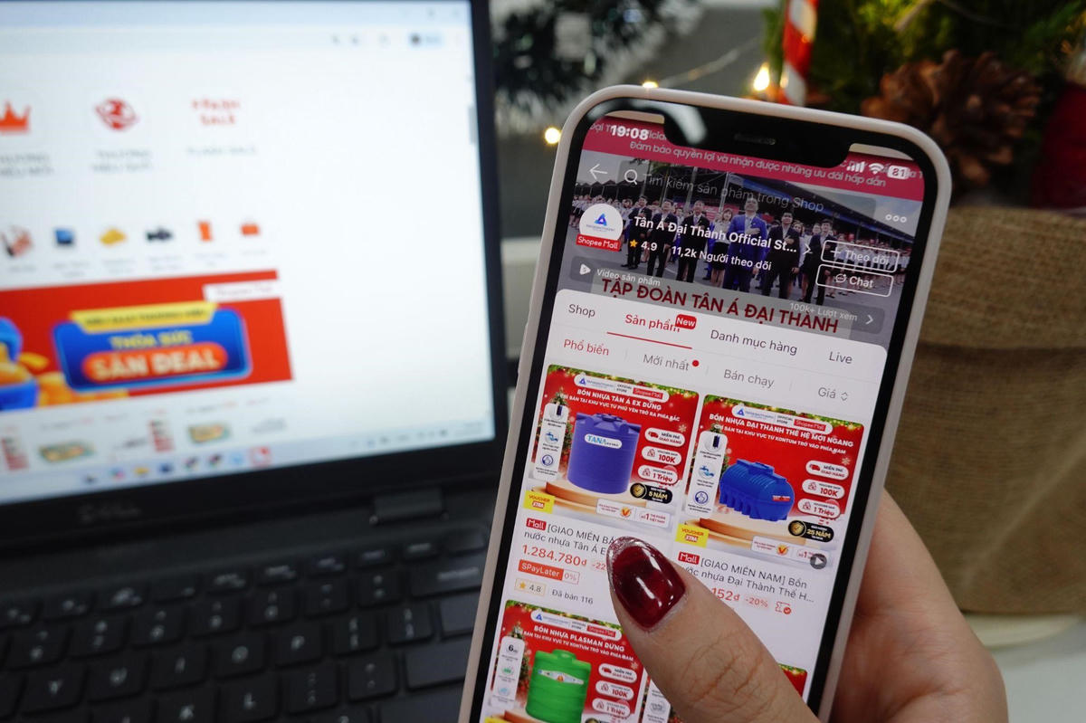 Gian hàng của Tân Á Đại Thành thu hút hơn 11.000 lượt theo dõi sau một năm triển khai Shopee Mall. 