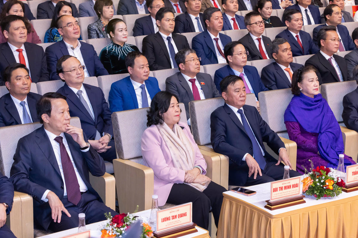 Chủ tịch UBTƯ MTTQ Việt Nam Bùi Thị Minh Hoài đến tham dự buổi Lễ (Ảnh: Quang Vinh)