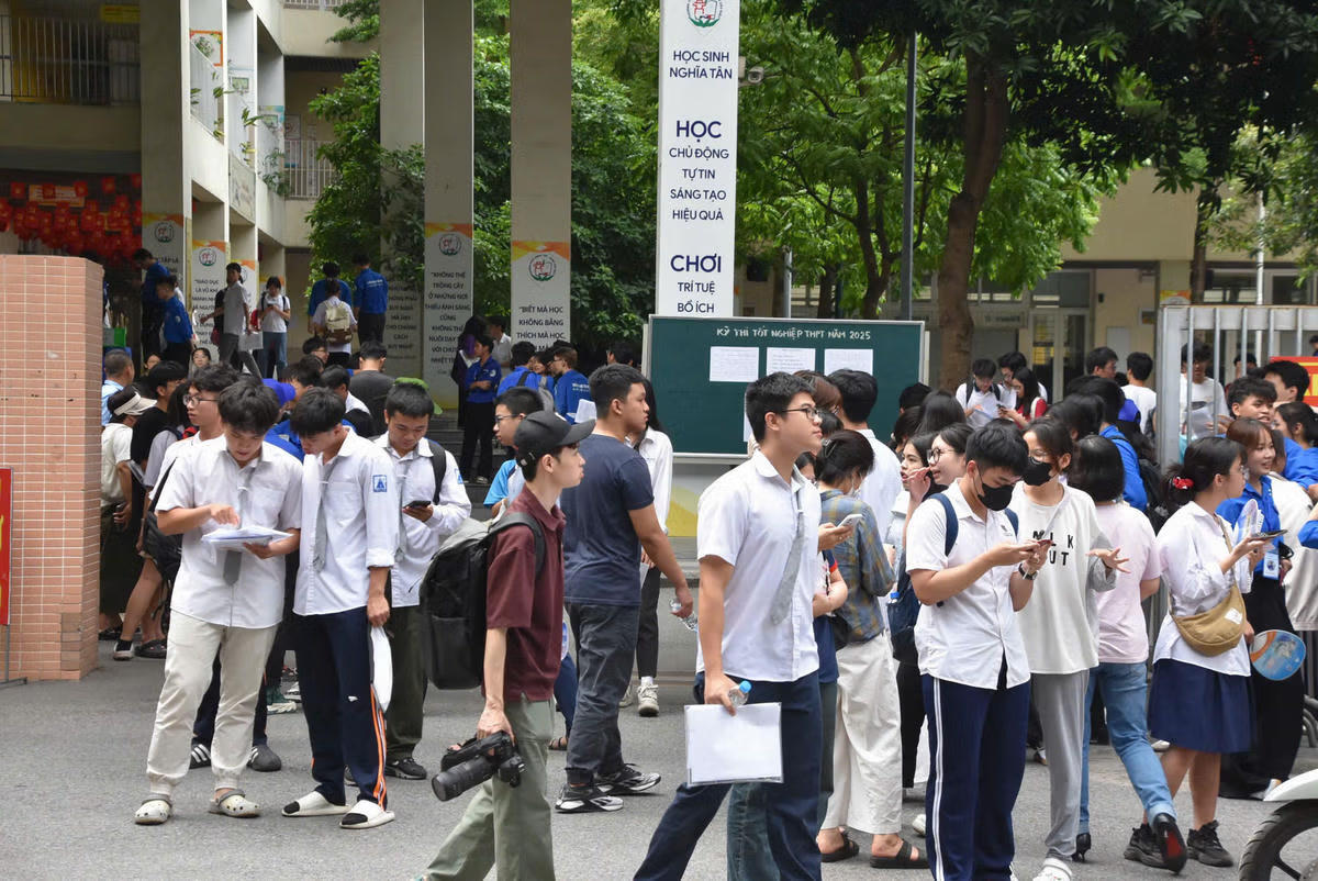 Các thí sinh tại Kỳ thi tốt nghiệp THPT năm 2025.