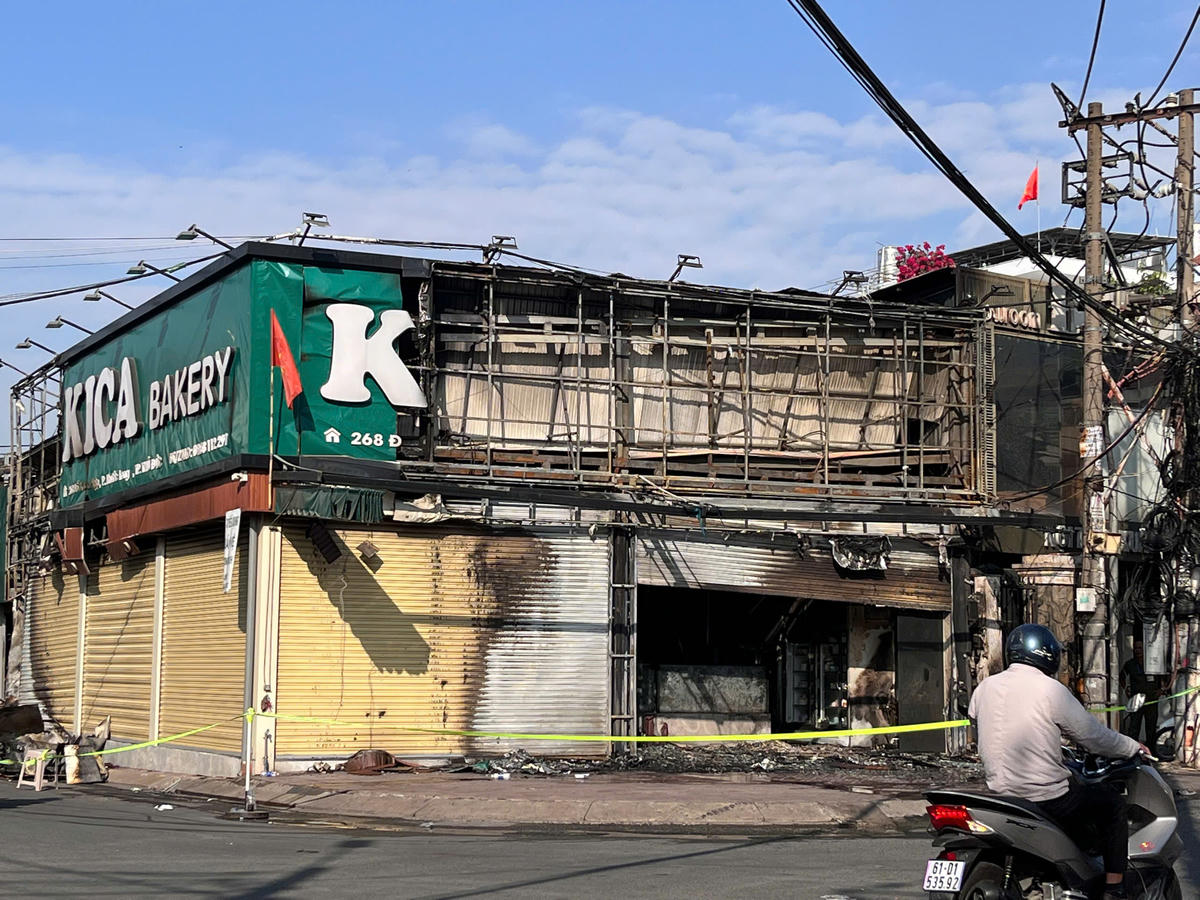 Hiện trường vụ hoả hoạn sáng nay. Ảnh: CTV.