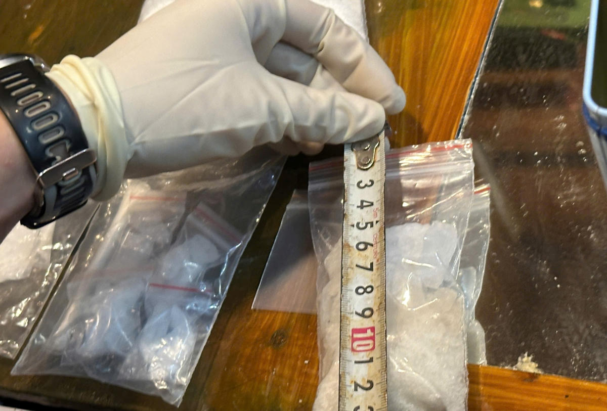 Tang vật số ma túy được cất giấu trong nhà của S. Ảnh: CV.