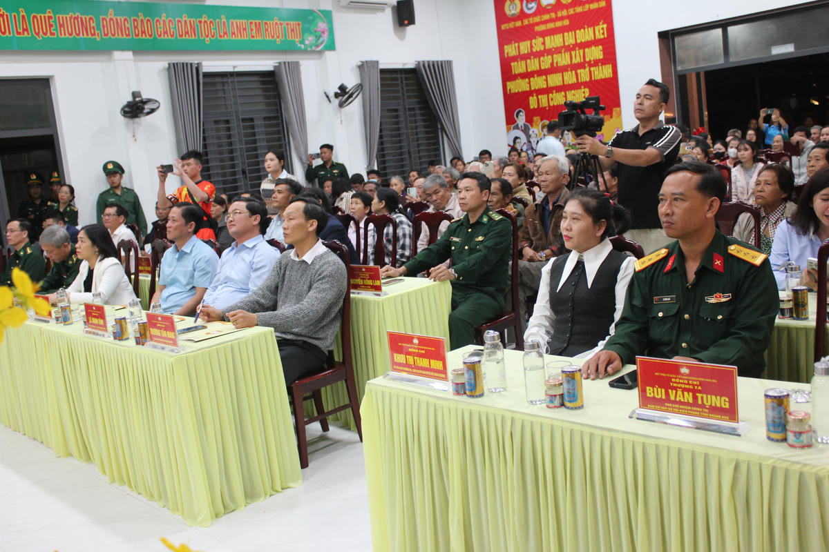 Các đại biểu tham dự. (ảnh X.H)