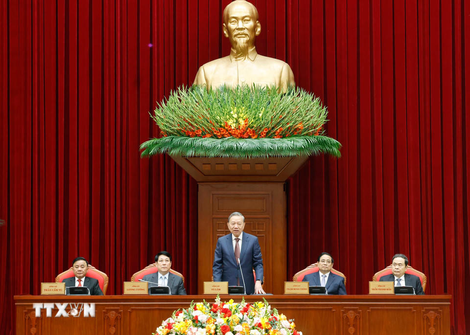 Tổng Bí thư Tô Lâm và các đồng chí lãnh đạo Đảng, Nhà nước tại cuộc gặp mặt. (Ảnh: Thống Nhất/TTXVN)