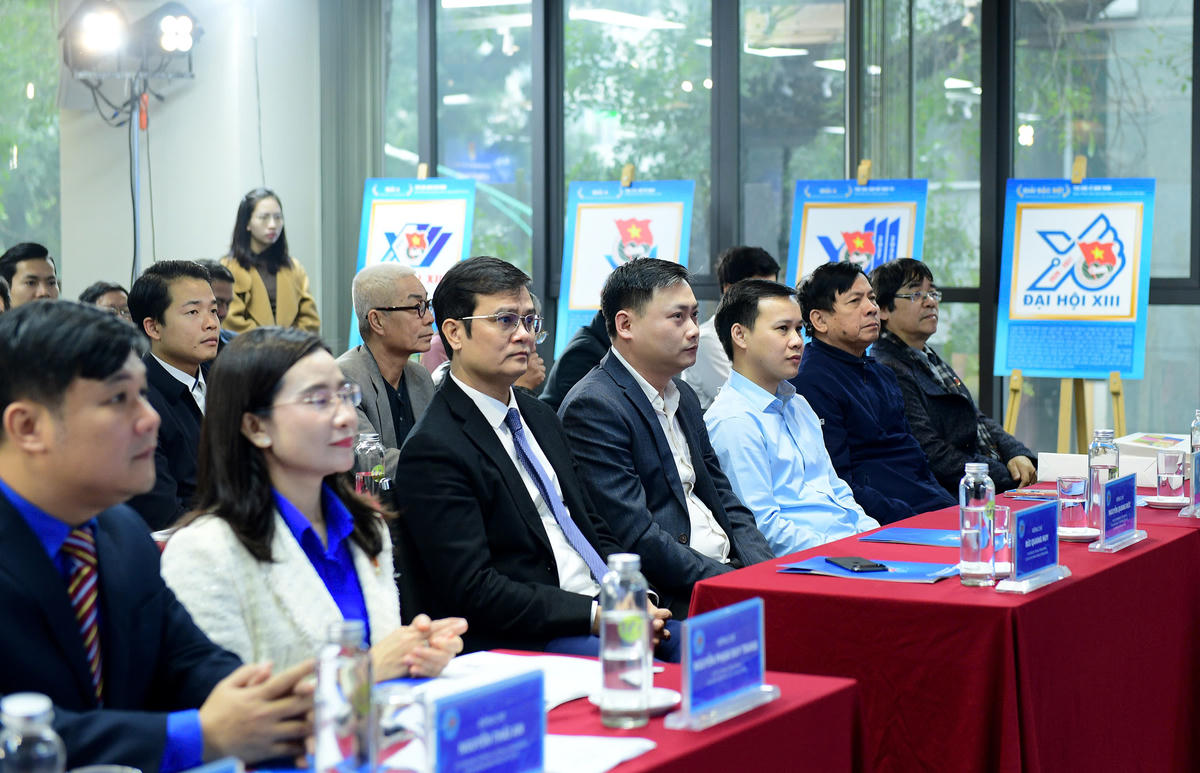 Các đại biểu dự Lễ tổng kết và trao giải Cuộc thi sáng tác biểu trưng chào mừng Đại hội Đoàn toàn quốc lần thứ XIII.