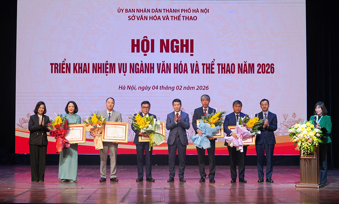 Những tập thể, cá nhân có nhiều thành tích trong năm 2025 được vinh danh tại Hội nghị. Ảnh: Sở VHTTHN.