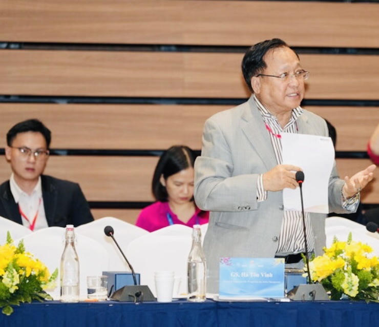 Chuyên gia, nhà khoa học, doanh nghiệp và đại diện kiều bào đóng góp ý kiến tại tọa đàm. Ảnh: X.T