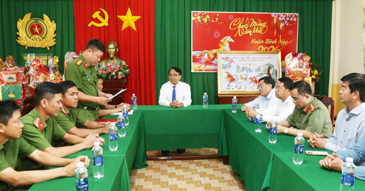 
Tiểu đoàn Cảnh sát Cơ động báo cáo tình hình thực hiện nhiệm vụ và công tác chuẩn bị Tết Nguyên đán. (ảnh CT)
