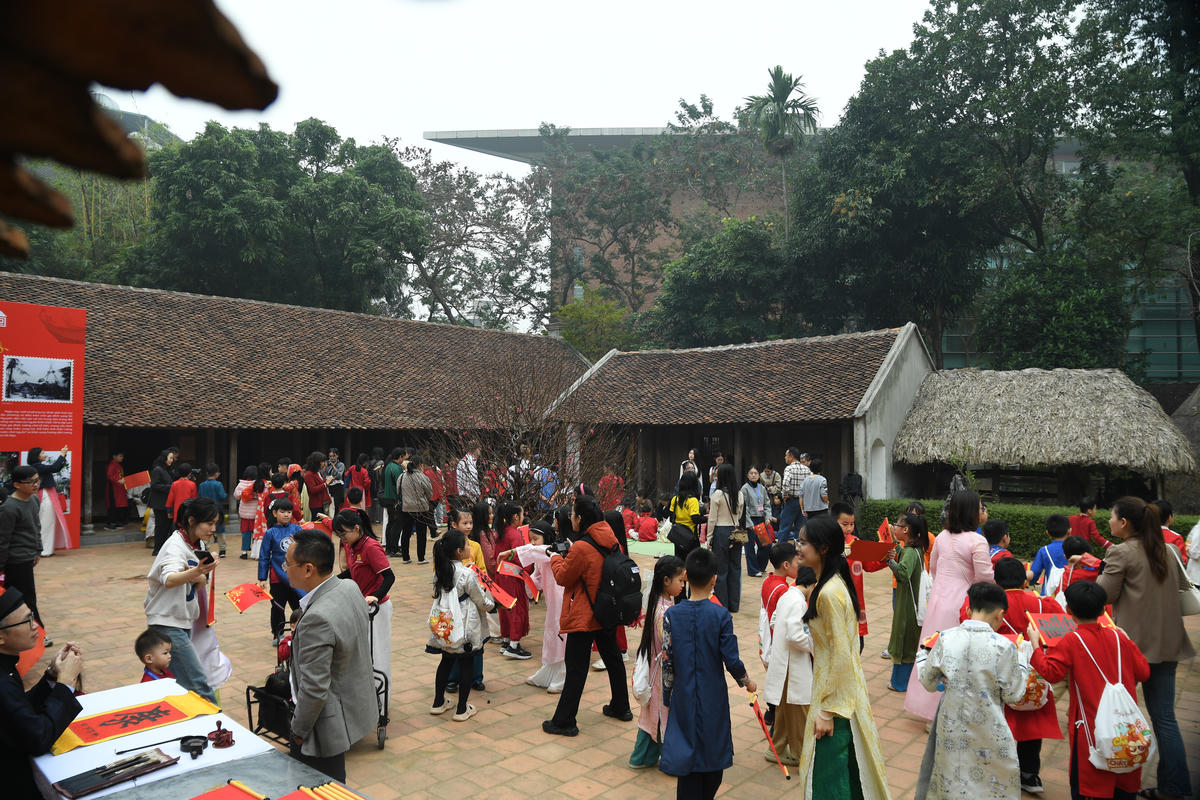 Chương trình “Khám phá Tết Xưa” được Bảo tàng Dân tộc học Việt Nam tổ chức trong ngày 6/2. Ảnh: Phạm Sỹ.