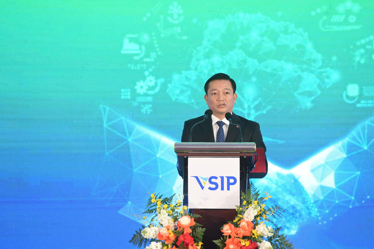 Phó Chủ tịch UBND tỉnh Ninh Bình Nguyễn Cao Sơn phát biểu tại buổi lễ. Ảnh: Duy Hưng