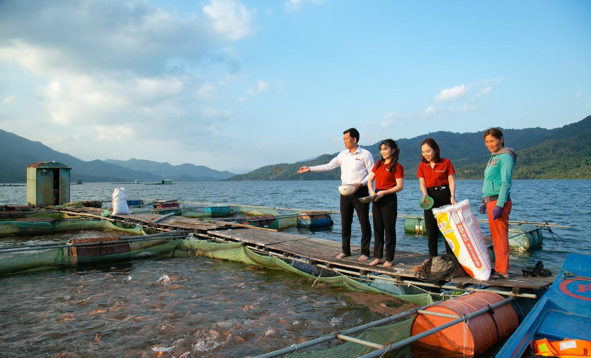 &nbsp;Agribank luôn là ngân hàng tiên phong thực hiện các chính sách ưu đãi, hỗ trợ lãi suất cho khách hàng