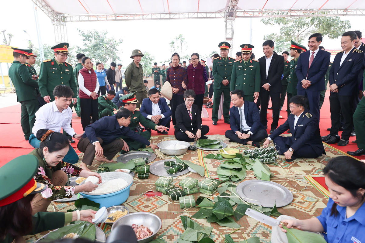 Chương trình “Tết Quân Dân” năm 2026 tại xã Minh Châu với chuỗi hoạt động phong phú, thiết thực, giàu ý nghĩa.&nbsp;Ảnh: Quang Vinh.