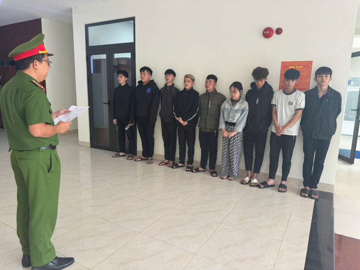 Nam thanh, nữ tú liên quan đến vụ gây rối trật tự công cộng. Ảnh: CV.