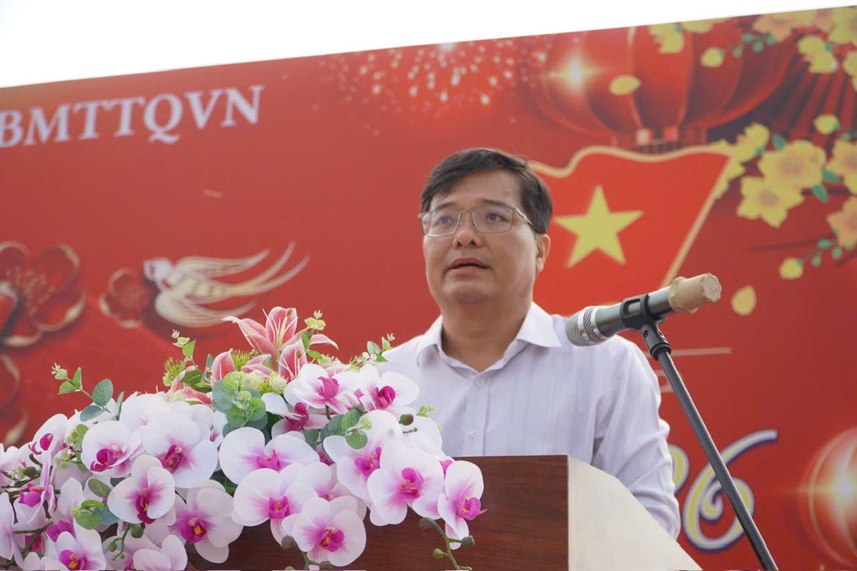 Ông Nguyễn Tấn Cường - Bí thư Đảng ủy, Chủ tịch HĐND xã Long Sơn phát biểu tại chương trình. Ảnh: M.C