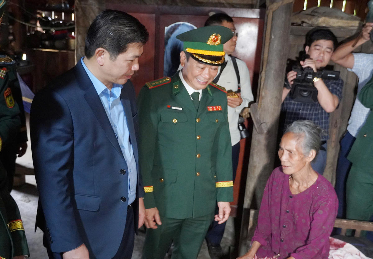 Thông qua chương trình nhằm chăm lo cho đồng bào các dân tộc nơi biên giới, hải đảo, giúp người dân đón Tết cổ truyền đầy đủ, đầm ấm và hạnh phúc hơn. Ảnh: BTC.