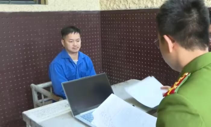 Nguyễn Văn Luyện tại cơ quan điều tra. Ảnh: Công an Hải Phòng.&nbsp;