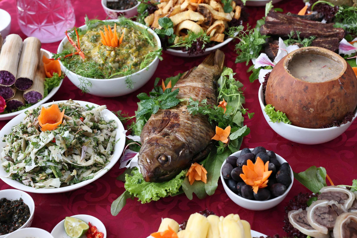 Nhiều du khách trầm trồ, ấn tượng với những sự phối trộn tạo nên hương vị trong từng món ăn.