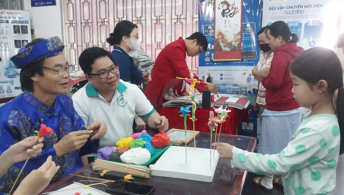 Xuân sẻ chia đến với người bệnh khó khăn qua Phiên chợ 0 đồng